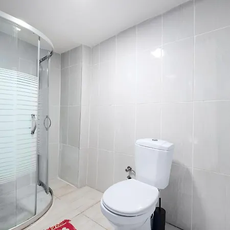 Modern Balcony Flat 10 Minutes To Ueskuedar Seafro * Istambul
