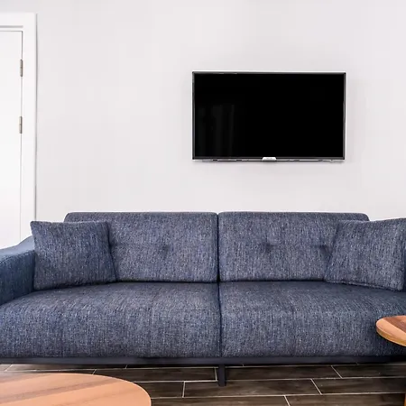Flat W Balcony 10 Min To Uskudar Coast Appartement Istambul