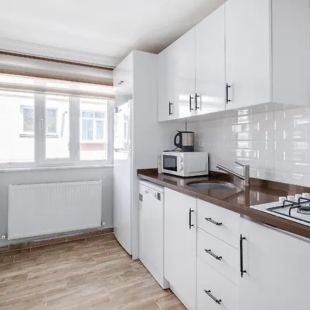 Apartment Flat W Balcony 10 Min To Uskudar Coast *