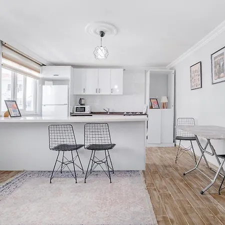 Lägenhet Modern Balcony Flat 10 Minutes To Ueskuedar Seafro Istanbul