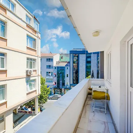 Lägenhet Modern Balcony Flat 10 Minutes To Ueskuedar Seafro