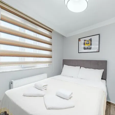 Appartamento Modern Balcony Flat 10 Minutes To Ueskuedar Seafro Provincia di Istanbul